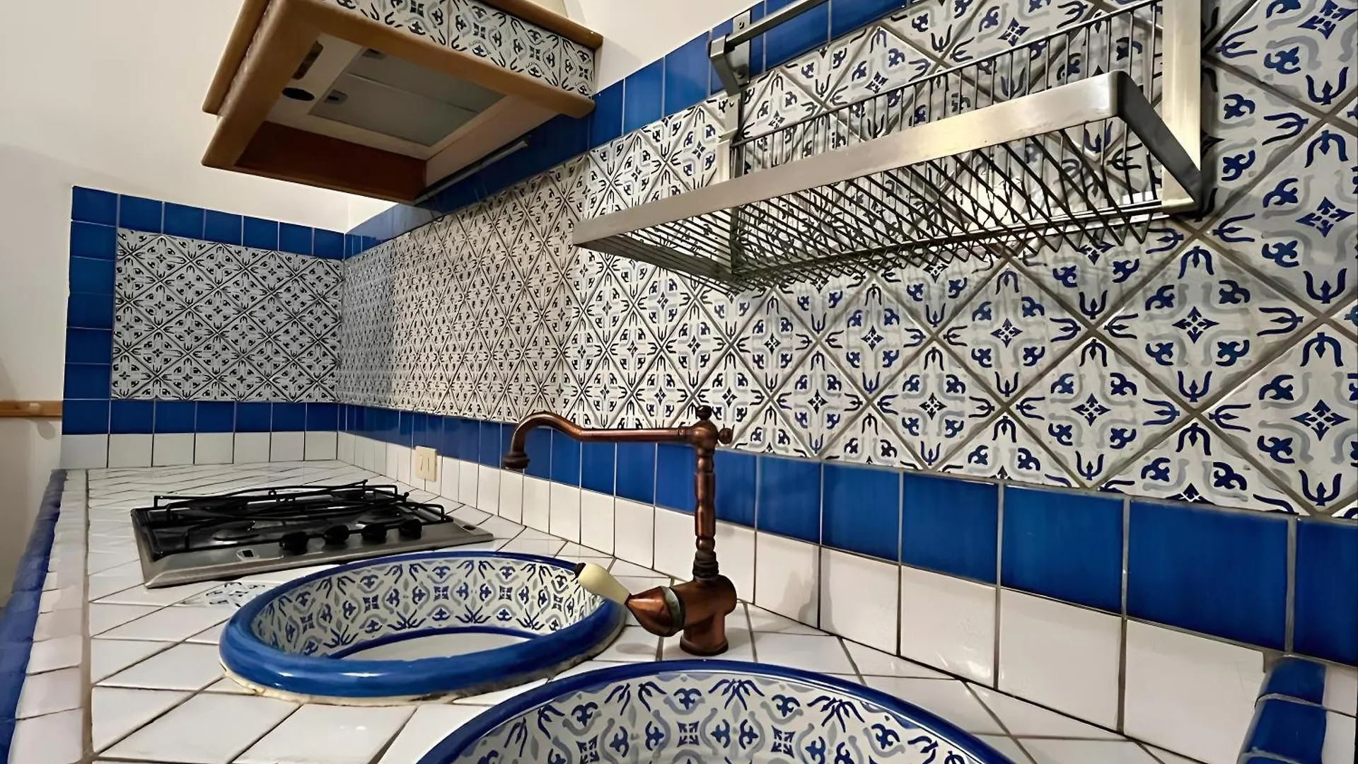 Elegance And Tradition Two Big Rooms In The Heart Of Palermo 0*,  Olaszország