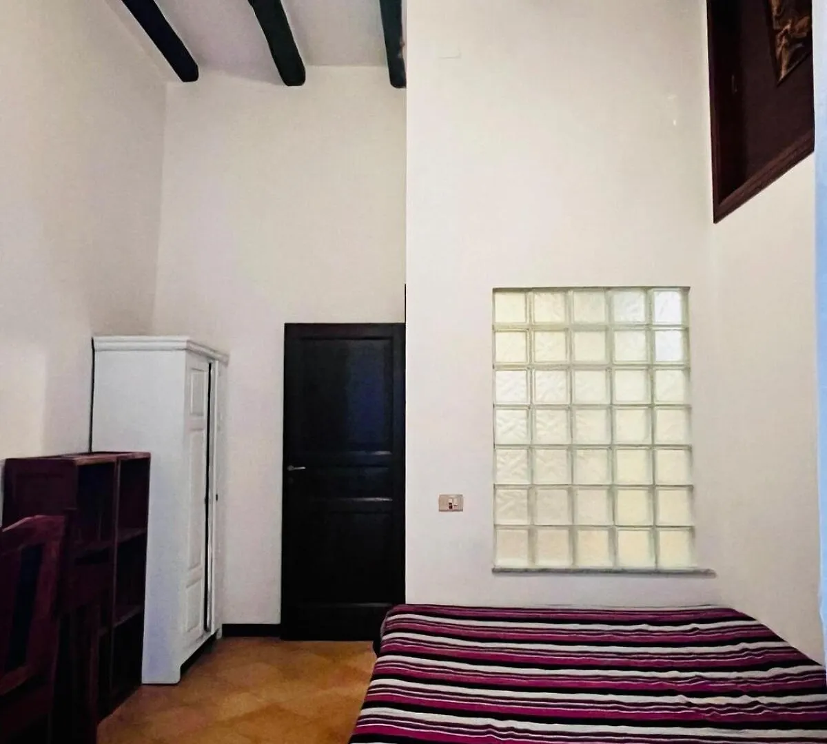 Elegance And Tradition Two Big Rooms In The Heart Of Palermo