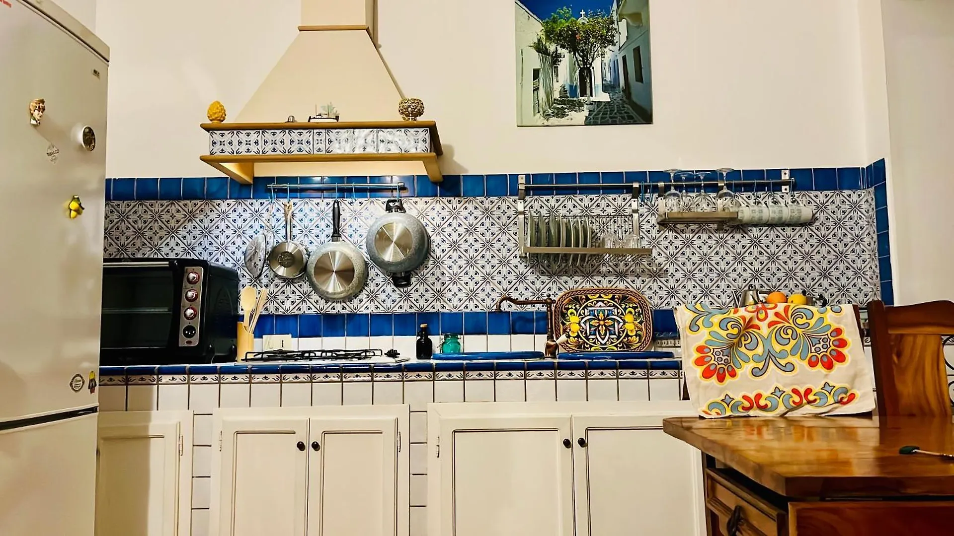 Elegance And Tradition Two Big Rooms In The Heart Of Palermo